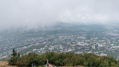 Вид на Пятигорск с вершины Машука